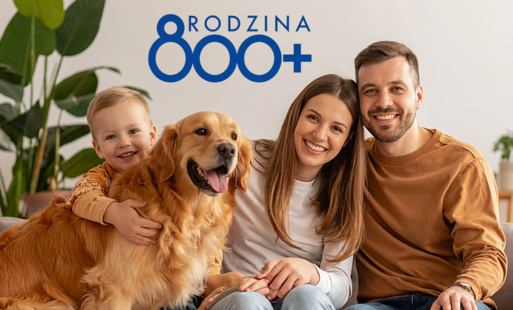 rodzina z dzieckiem i psem